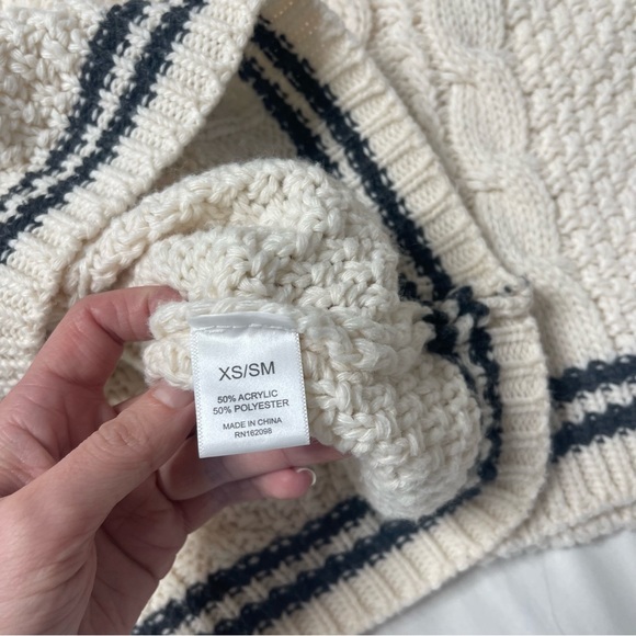 Taylor Swift original 2020 folklore cardigan Cream and Blue Cardigan - Picture 5 of 11